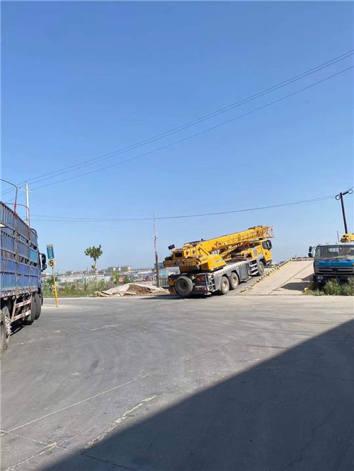 商丘市25吨吊车的租赁价格大概是多少？