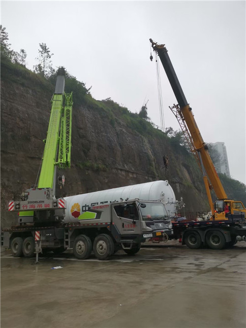 商丘市“不怕风雨冻”—— 吊车的 “恶劣环境适应” 技术